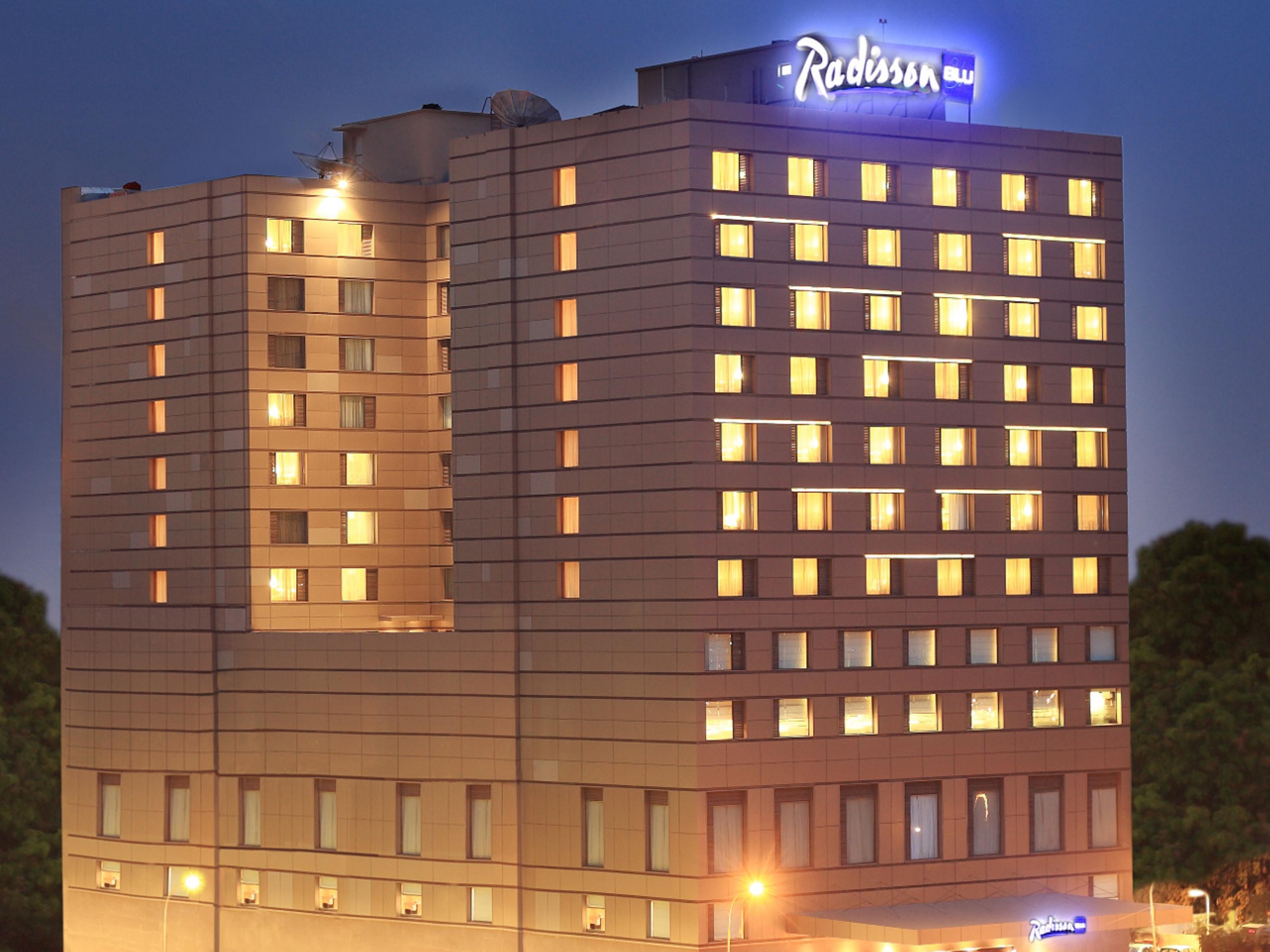 Radisson Blu Hotel Chennai City Centre Exterior photo